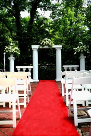 Photos Backyard Weddings on Also Unusual If One Goes Away From The Whitecolored Wedding Dress And
