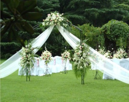 Outdoor Wedding Decorations Beautiful white Outdoor Backyard Wedding 