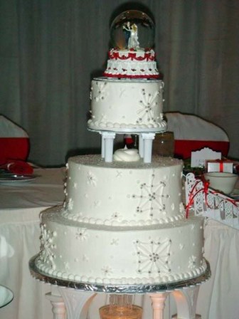 Christmas wedding centrpieces wedding cake christmas wedding cake 