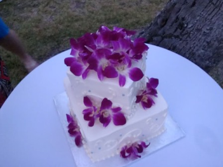 Hawaiian themed wedding cakes