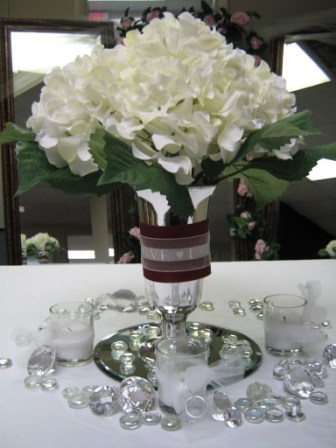 best wedding ideas: Dreamy White Flower Wedding Centerpices Theme