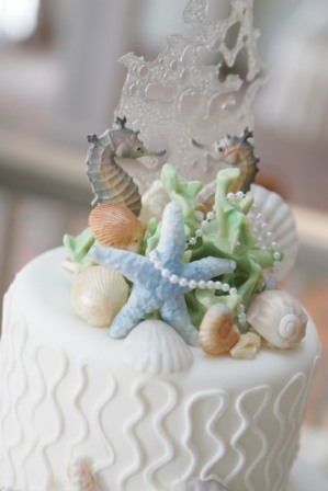 Still need more beach themed wedding centerpieces ideas