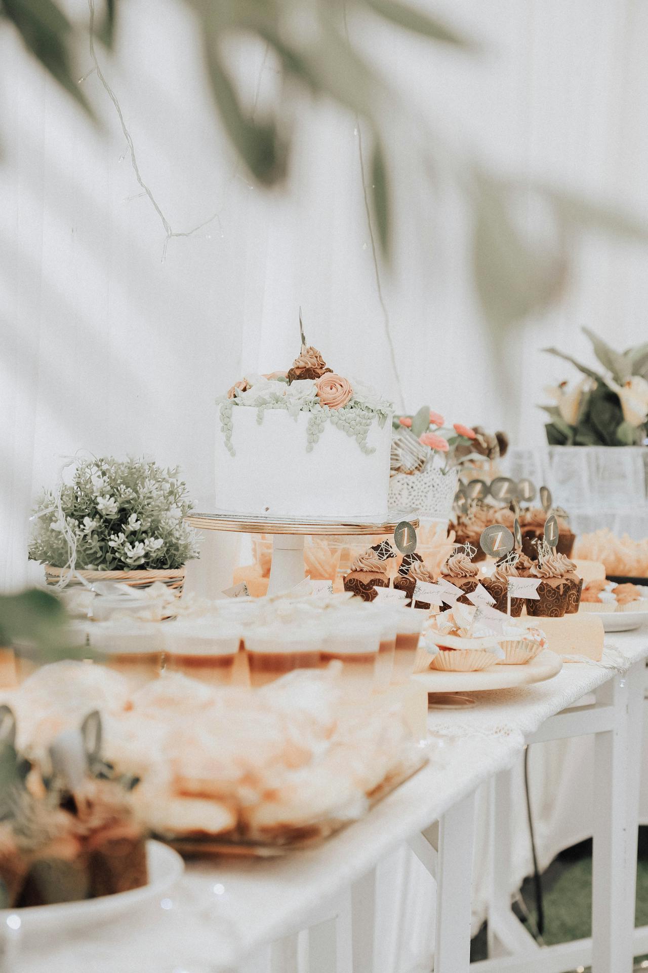 Wedding Cake Table, DIY Wedding Ideas