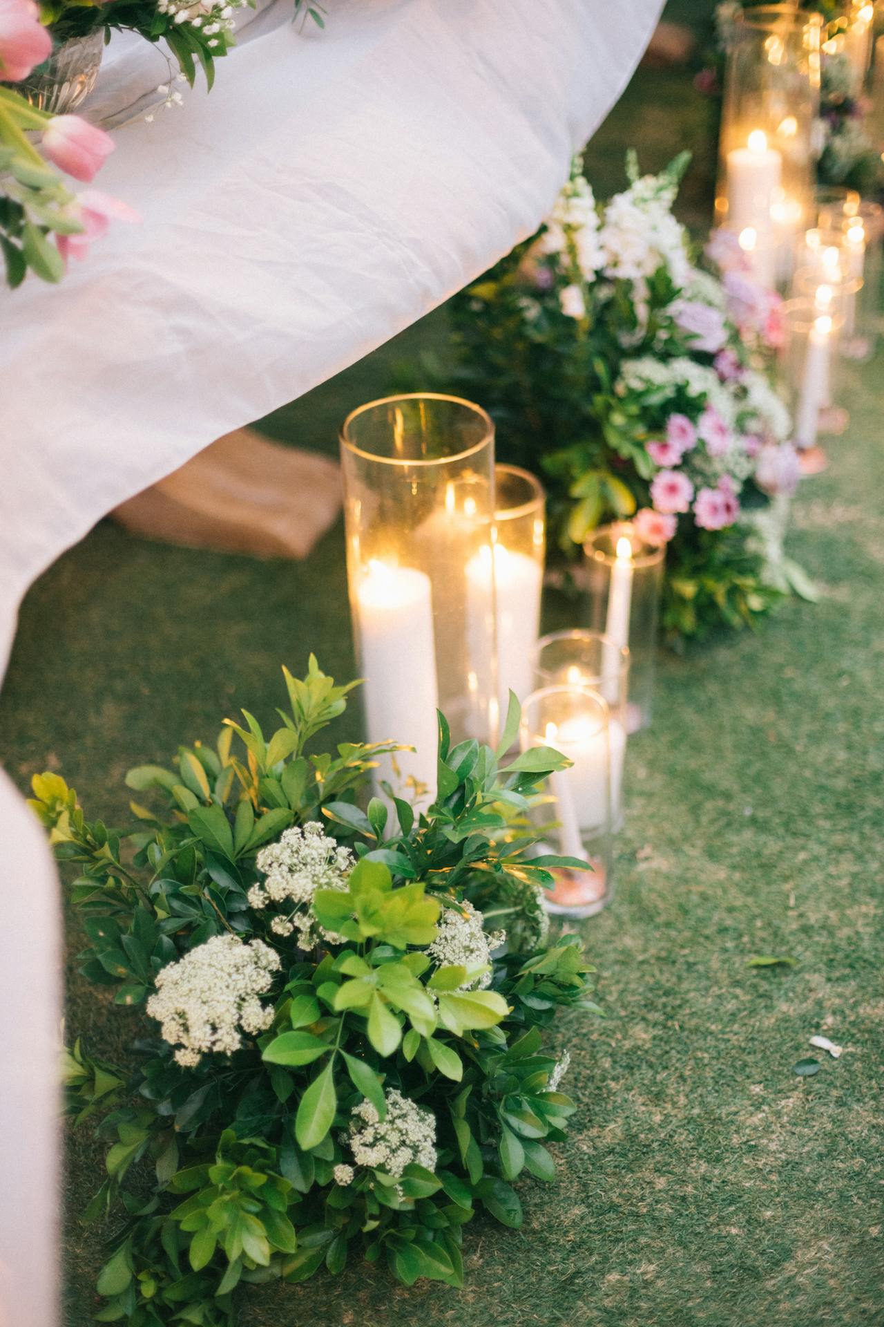 DIY Wedding Candles and Flowers Display, DIY Wedding Ideas