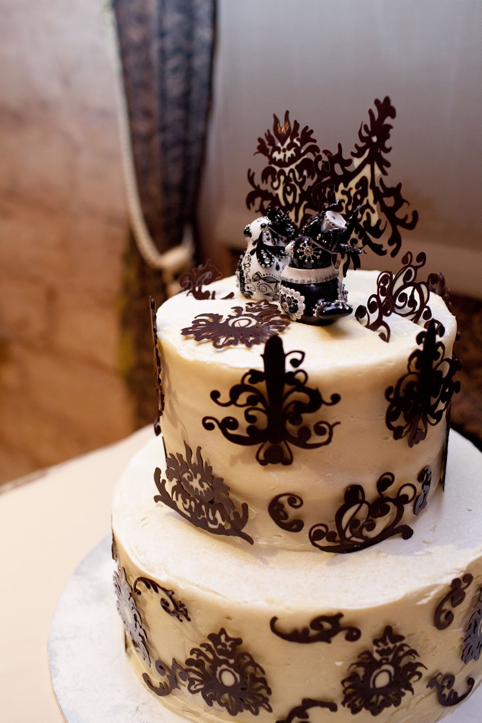 Halloween Wedding Cake, Halloween Wedding Cake Ideas, Gothic Wedding Cakes, Gothic Wedding cake ideas, wedding cake, wedding cake ideas