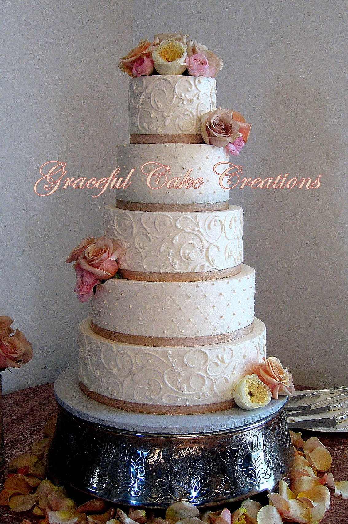 white wedding cakes, white wedding cake ideas, white wedding cake photos, wedding cake ideas