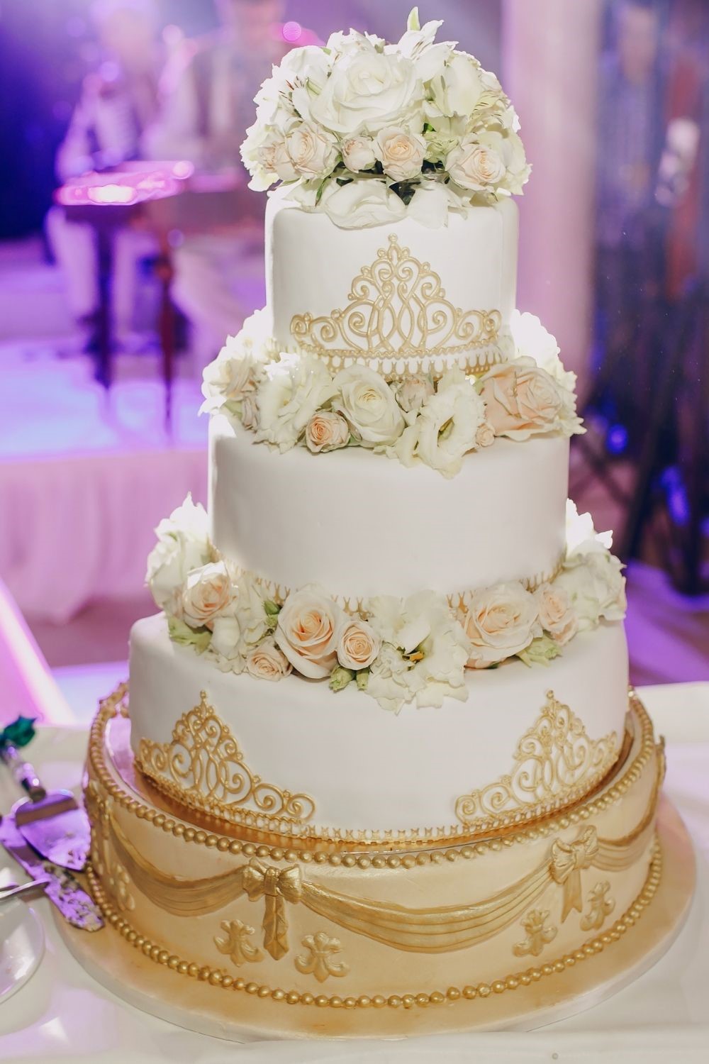 white wedding cakes, white wedding cake ideas, white wedding cake photos, wedding cake ideas