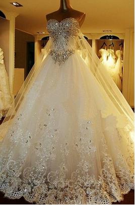 luxury chapel train wedding dress