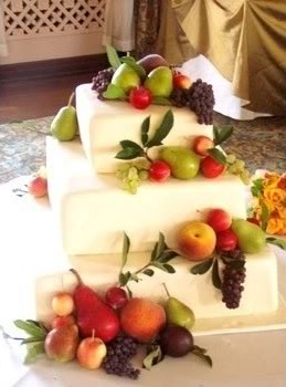 autumn wedding cakes, fall wedding cakes, autumn wedding cake ideas, unique wedding cakes, fruit and flowers wedding cakes