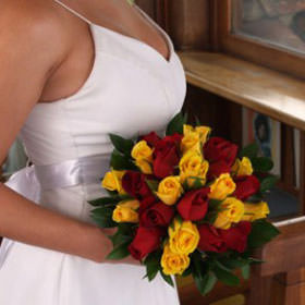 autumn wedding bouquets, yellow and red roses, yellow and red rose wedding bouquet