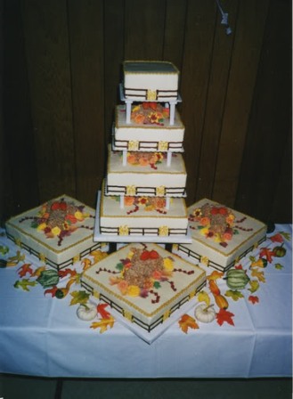retro autumn wedding cake