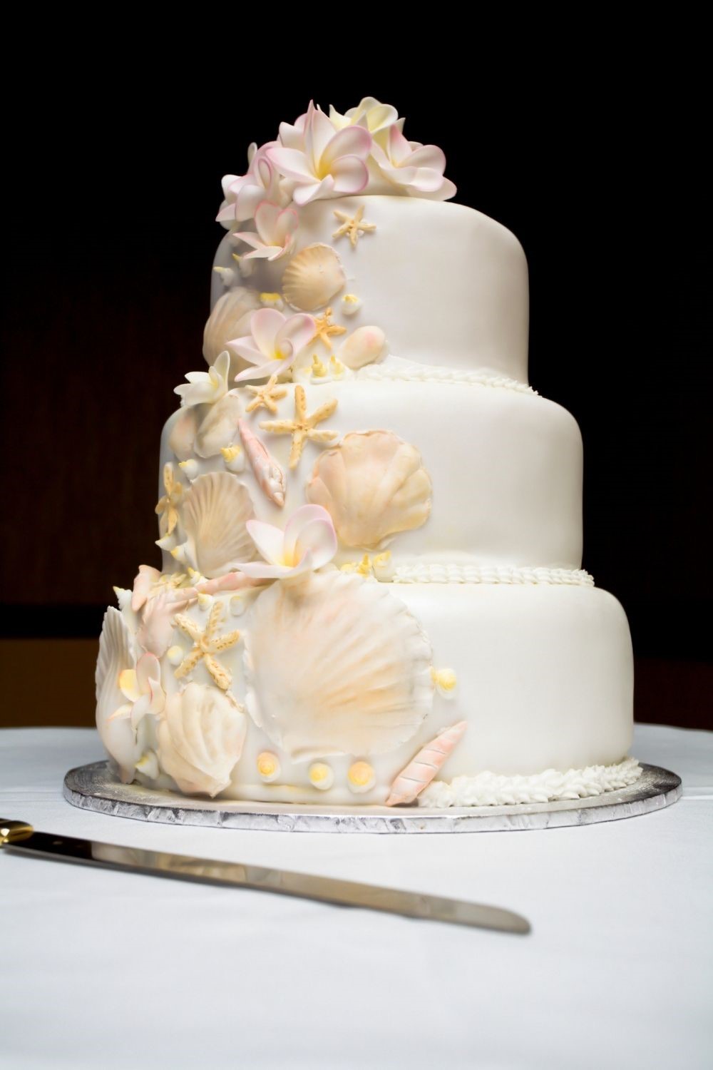 beach wedding cakes, beach wedding ideas, beach theme wedding cake, beach wedding ideas, seashell wedding cakes