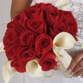 Christmas Wedding Ideas, Christmas Weddings, Red and White Wedding Bouquets, Bridal Bouquet with Calla Lilies & Red Roses