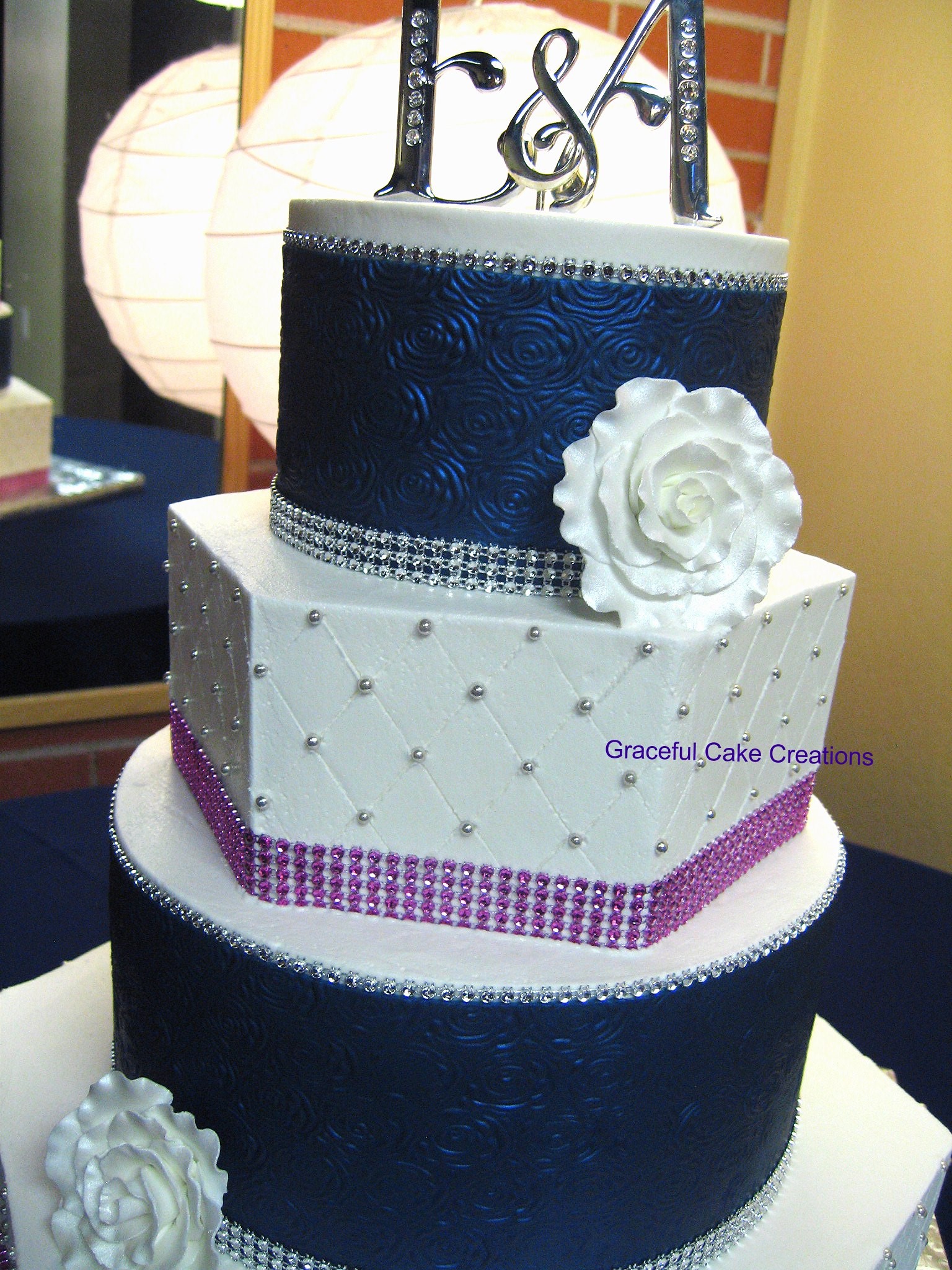 creative wedding cakes, creative wedding cake, modern wedding cakes, fun wedding cakes, stunning wedding cakes, blue and white wedding cakes