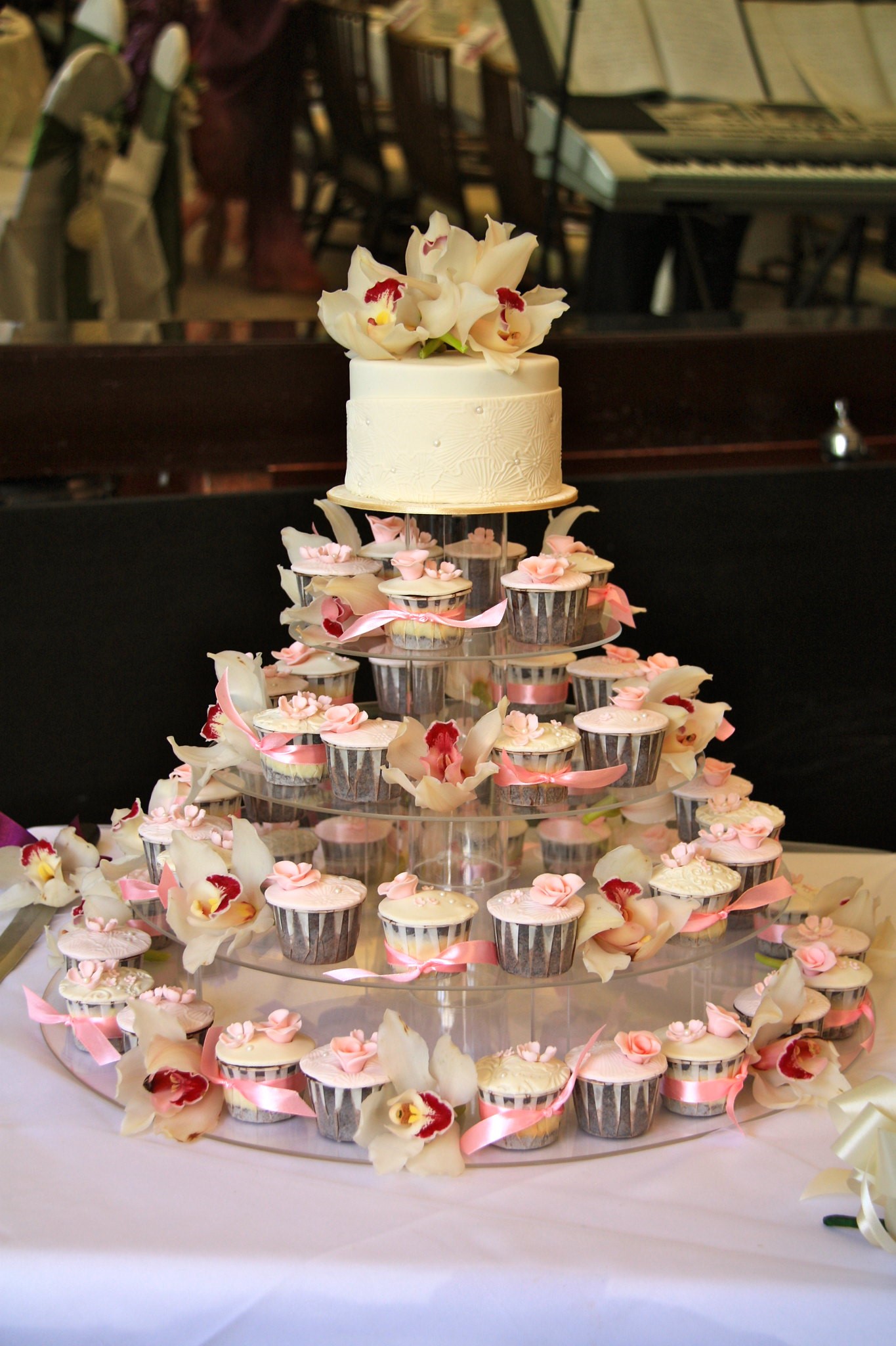 cup cake wedding cakes, wedding cupcakes, cupcake wedding cakes