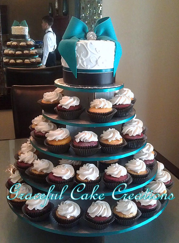 cupcake tiered wedding cakes, wedding cupcakes, wedding cupcake ideas, ideas for wedding cupcakes