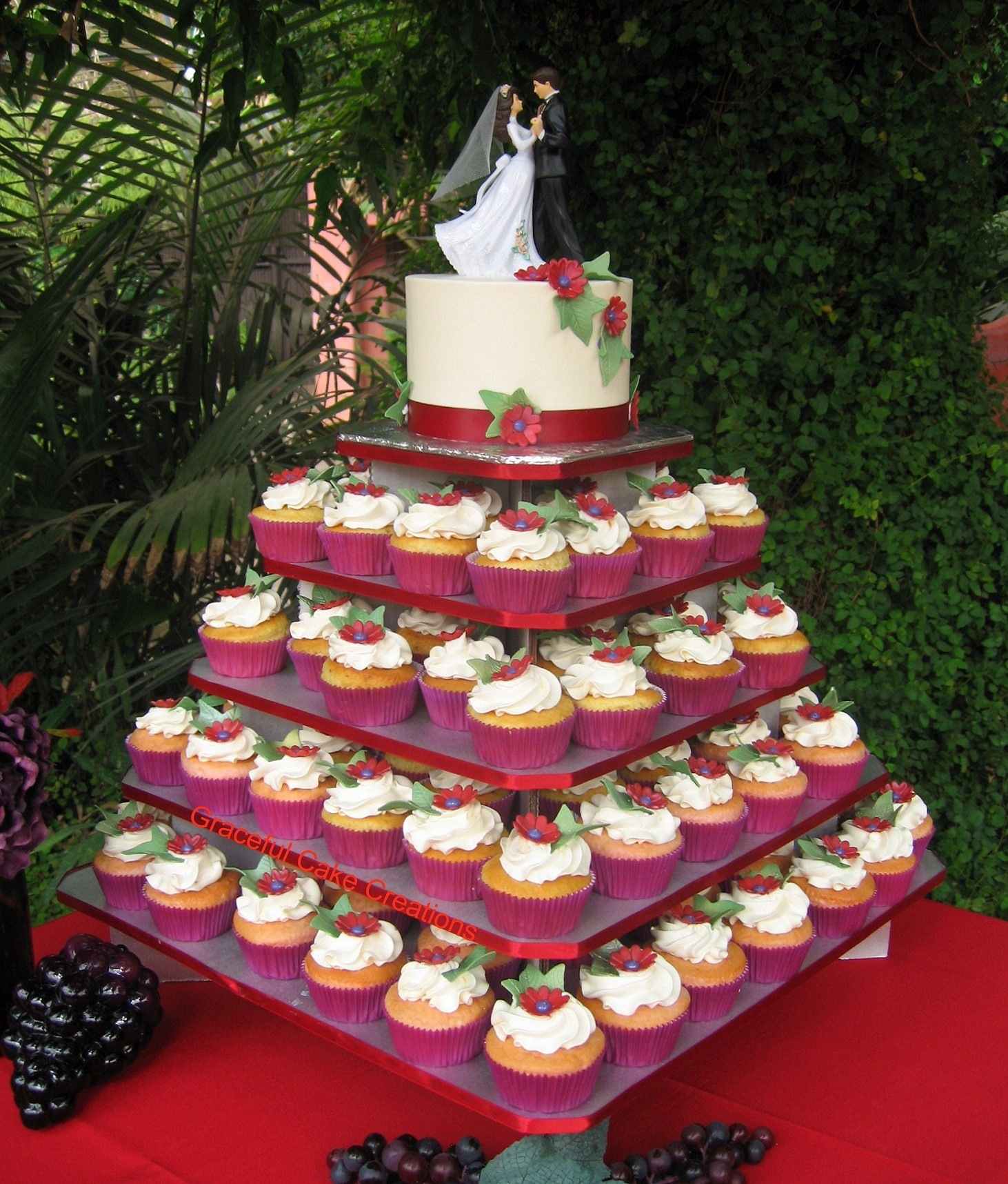cupcake tiered wedding cakes, wedding cupcakes, wedding cupcake ideas, ideas for wedding cupcakes
