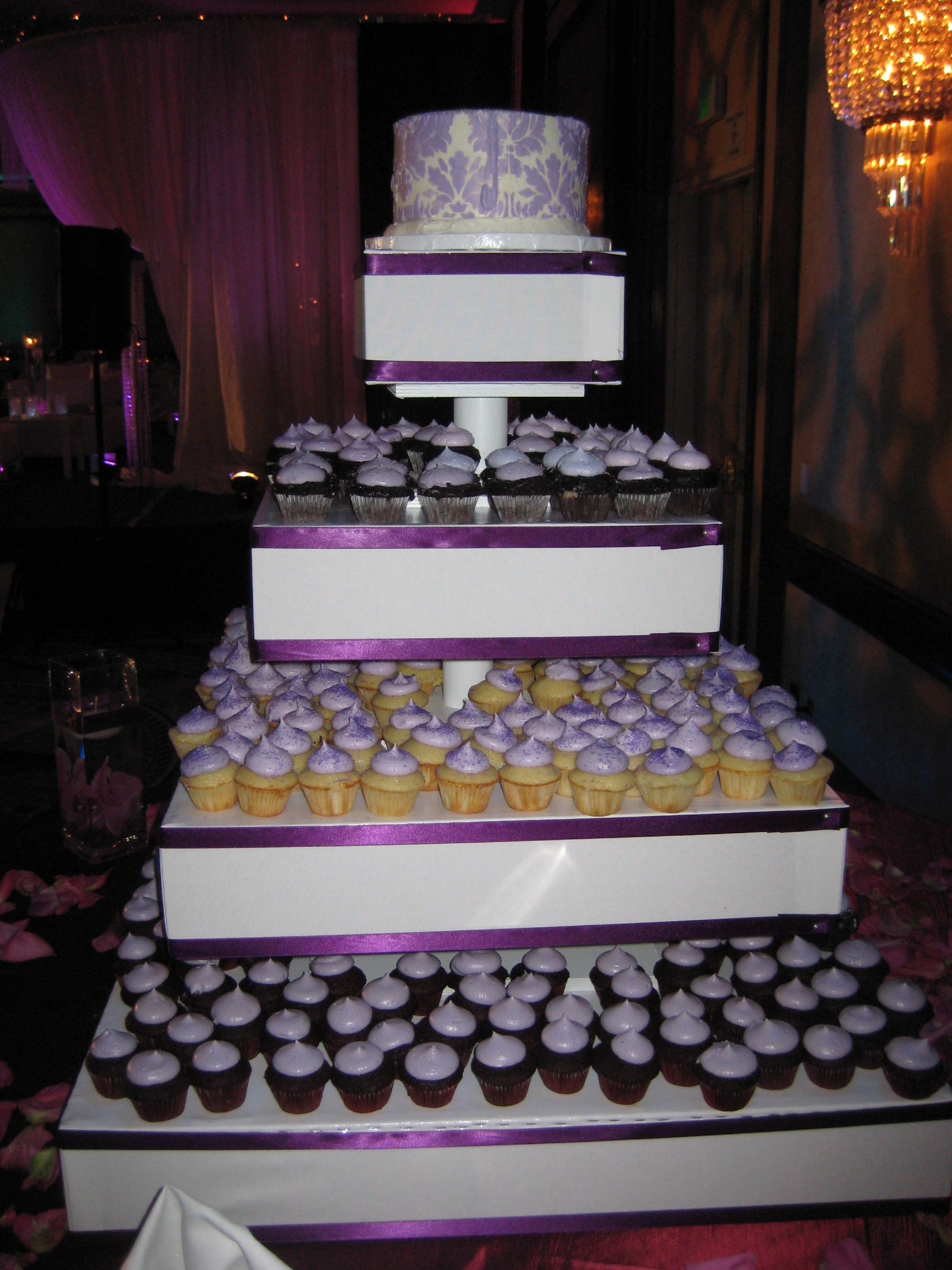 cupcake tiered wedding cakes, wedding cupcakes, wedding cupcake ideas, ideas for wedding cupcakes