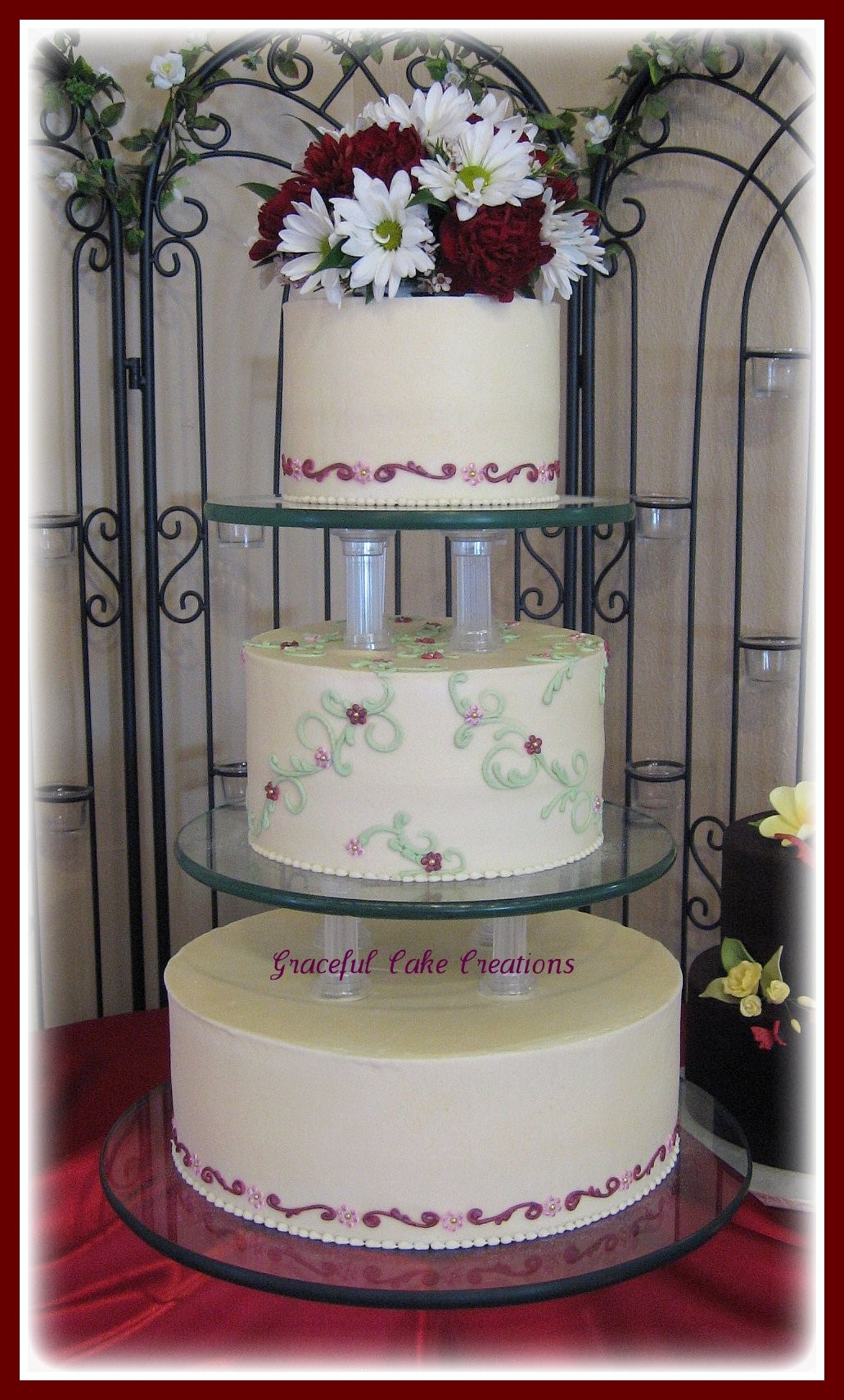 daisy wedding cakes, floral wedding cakes, daisy wedding ideas, wedding cake ideas