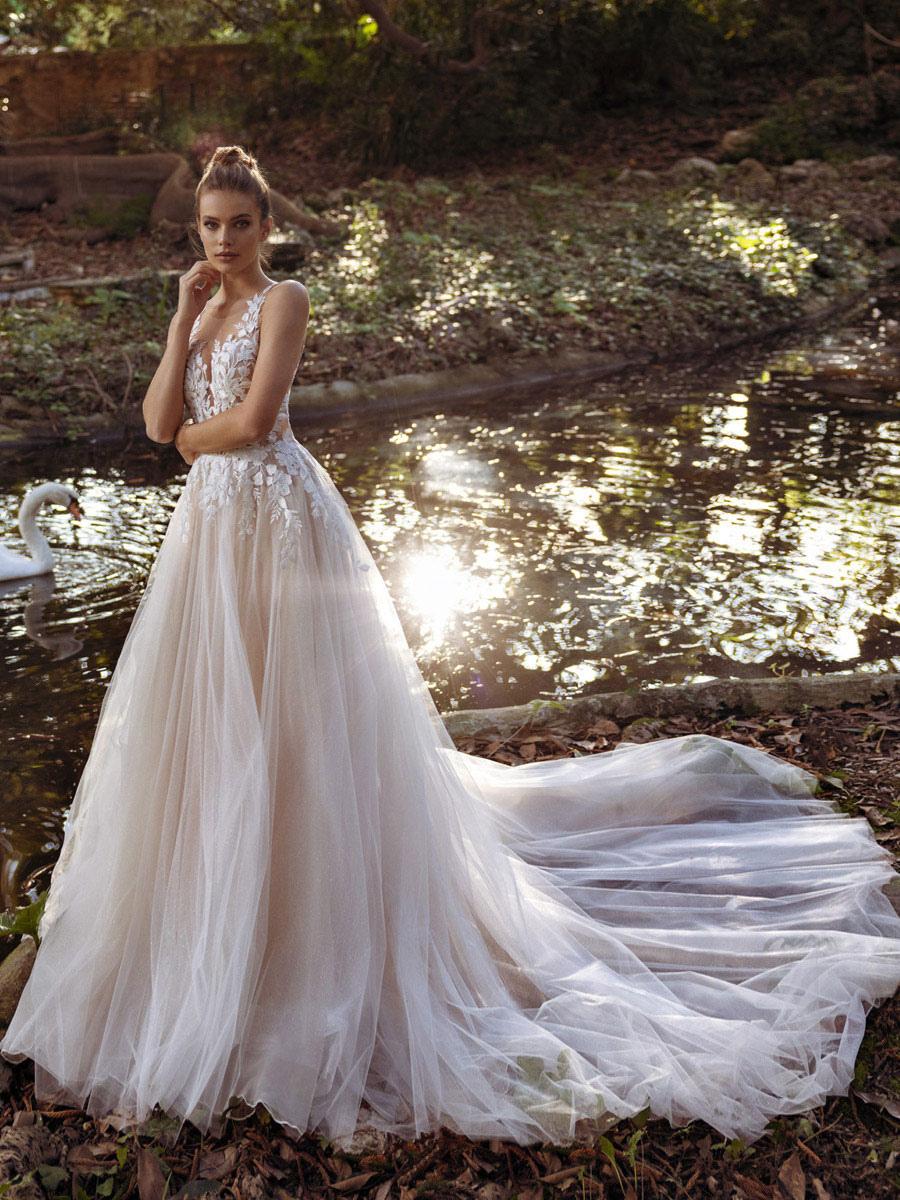 Wedding Gowns Court Train A-Line Sleeveless Lace V-Neck Bridal Gowns, elegant wedding ideas