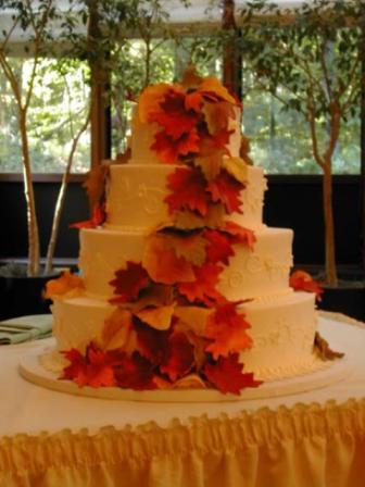 fall wedding cake designs, fall wedding cakes, autumn wedding cakes, wedding cakes with leaves