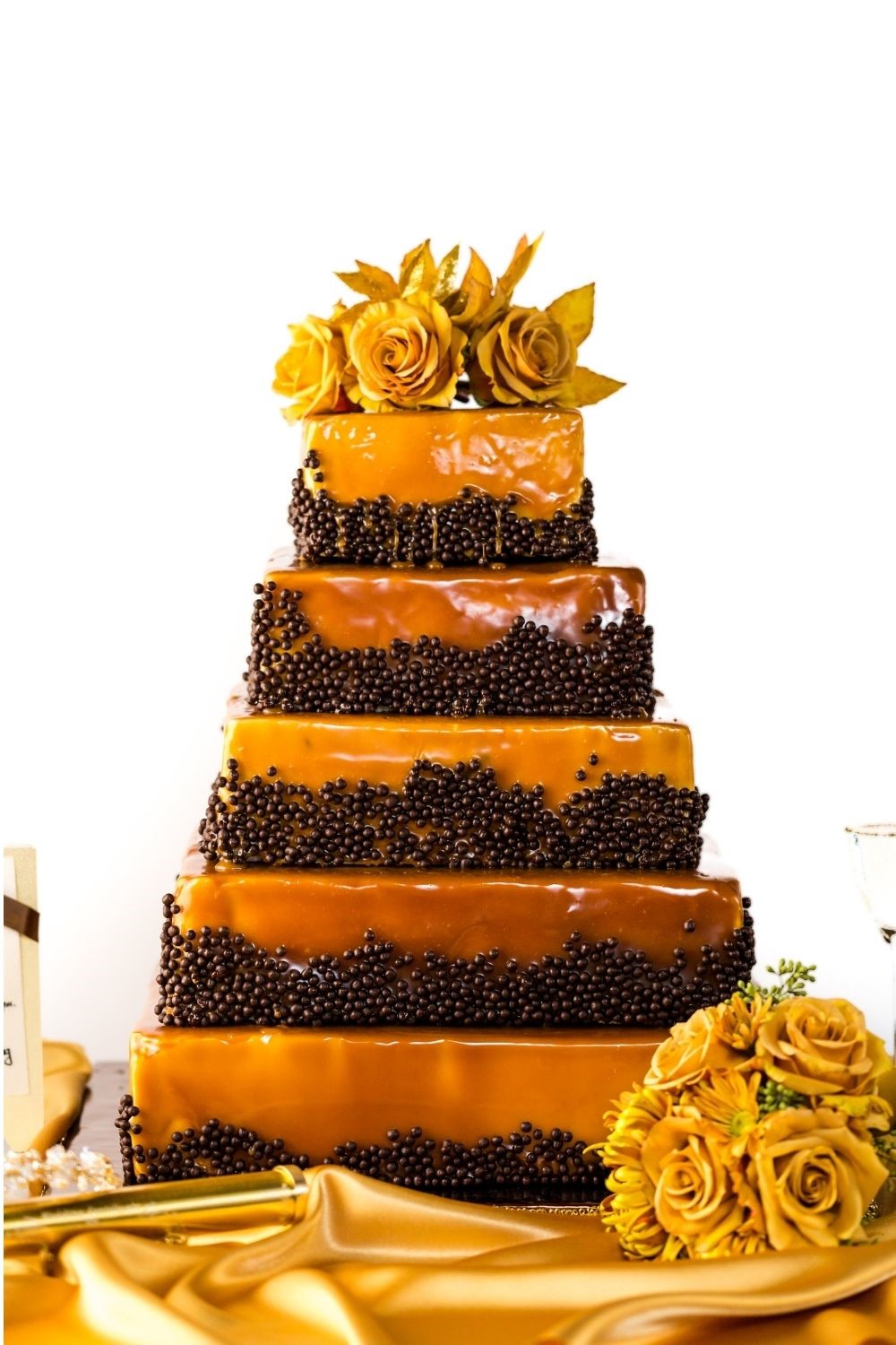 fall wedding themes, fall wedding cakes, autumn wedding cakes, Chocolate Brown and Gold Wedding Cake