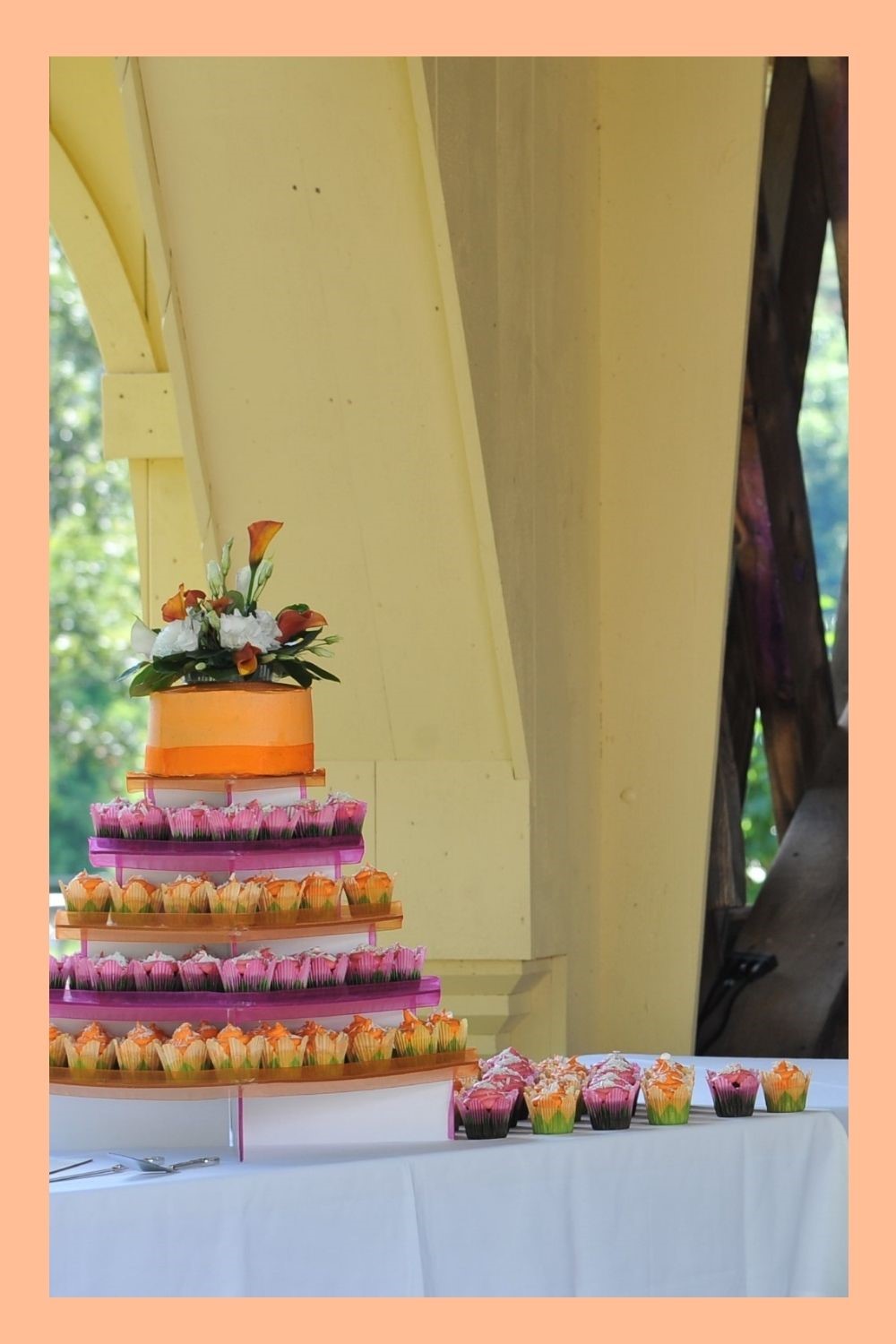 inexpensive wedding ideas, budget wedding ideas, wedding cupcakes, wedding cupcake ideas, Wedding Cupcake and Top Cake Tier Tower