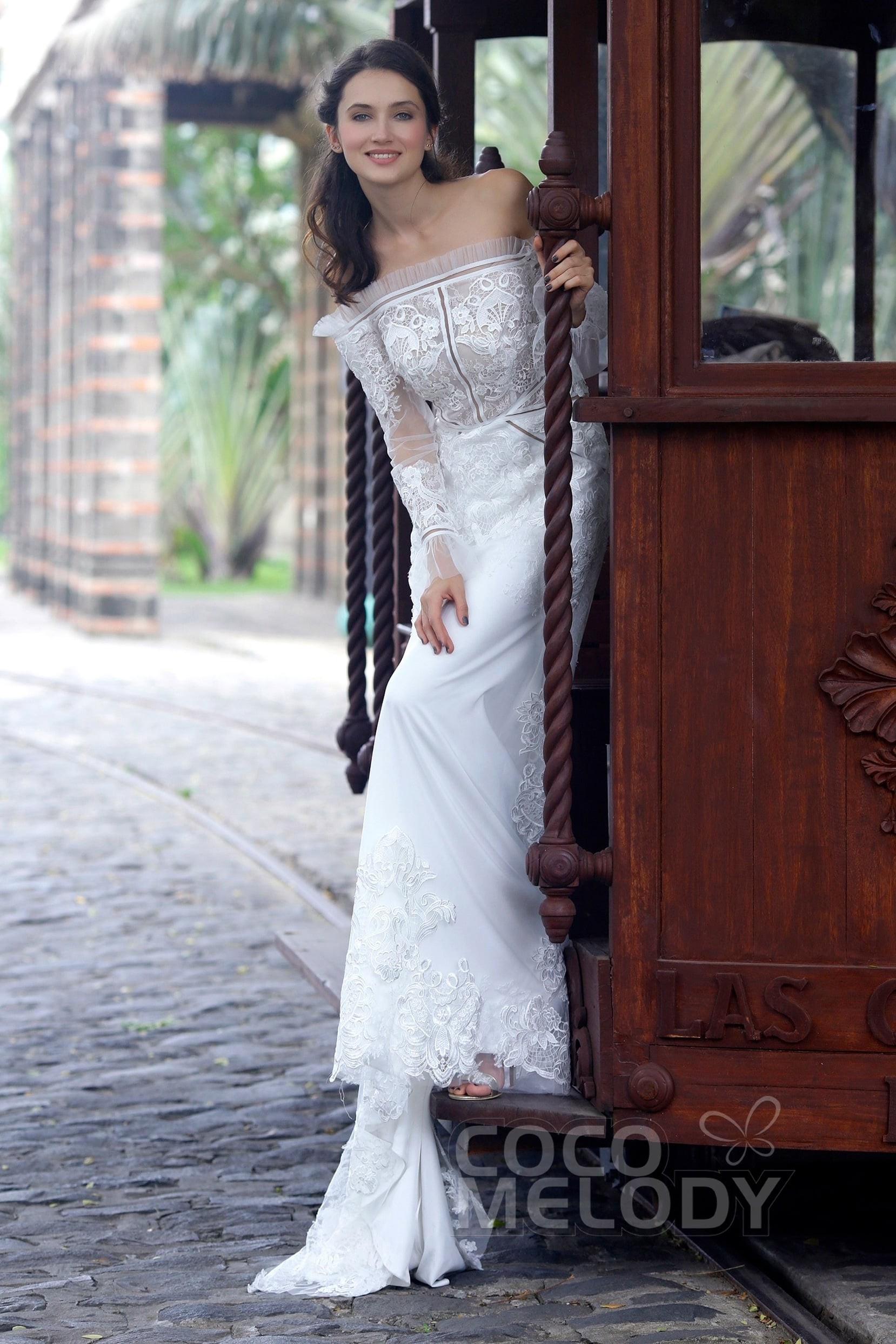 long sleeved wedding dresses, bridal gowns with long sleeves, Off the Shoulder Trumpet-Mermaid Court Train Tulle Wedding Dress