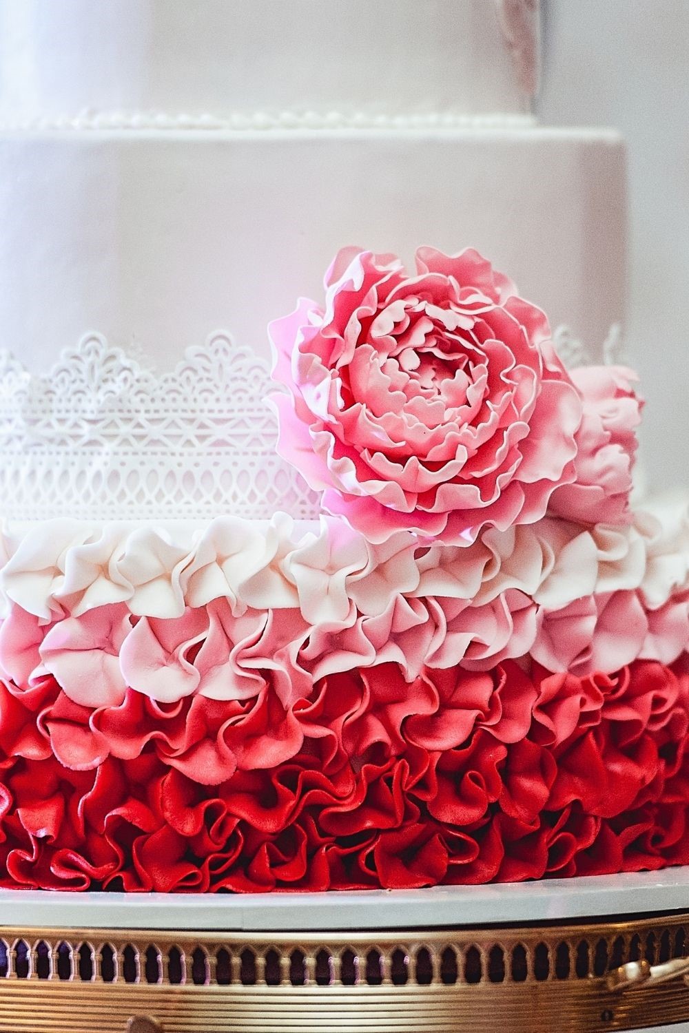 red wedding cakes, red wedding cake ideas, red wedding cake, wedding cake ideas