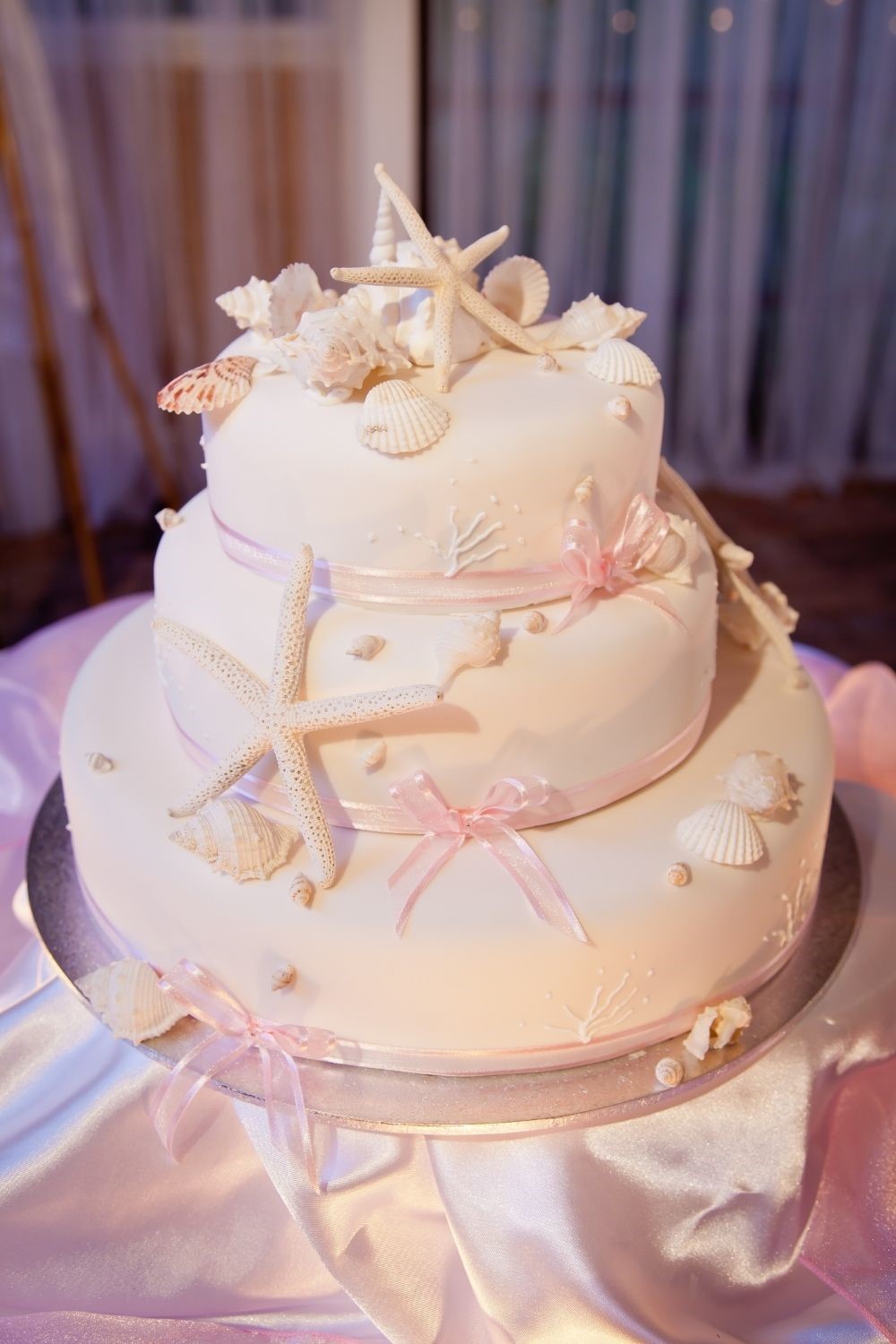 seashell wedding cake, seashell wedding cake ideas, beach wedding cakes, wedding cake photos
