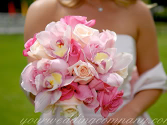 Spring wedding colors, pink wedding bouquet, pink wedding flowers