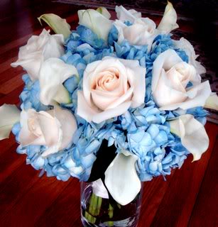 spring wedding colors, blue and white wedding bouquet, blue and white wedding flowers
