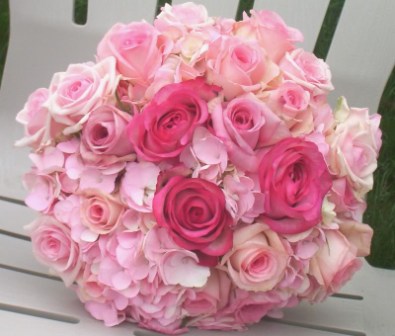 pink wedding colors, pink wedding flowers, pink wedding bouquet