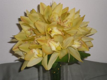 spring wedding colors, yellow wedding bouquet, yellow wedding flowers