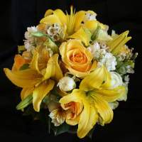 spring wedding themes, yellow wedding bouquets, yellow wedding flowers