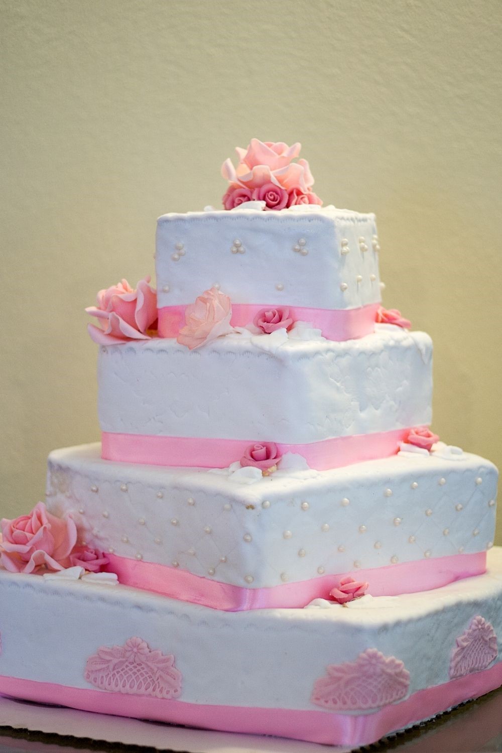 square wedding cakes, square wedding cake ideas, wedding cake ideas, modern wedding cakes, modern wedding cake ideas