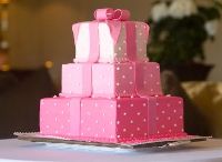 summer wedding colors, pink wedding cake, two-toned pink wedding cake