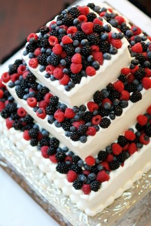 tropical wedding cake ideas, wedding cake with fruit, raspberry wedding cake, blackberry wedding cake, blueberry wedding cake, berry wedding cake