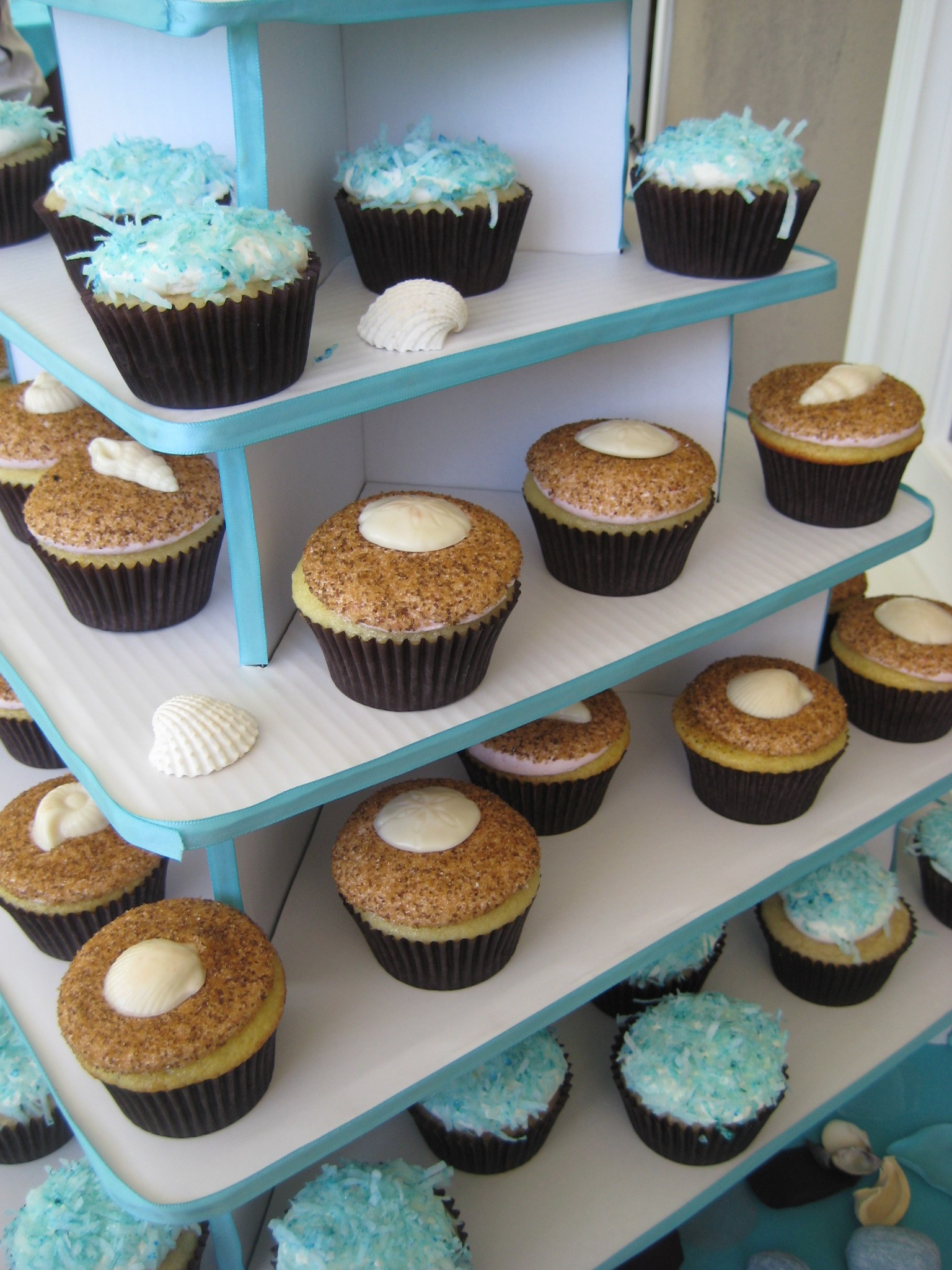 tropical wedding cakes, tropical wedding cake ideas, wedding cakes, wedding cake ideas