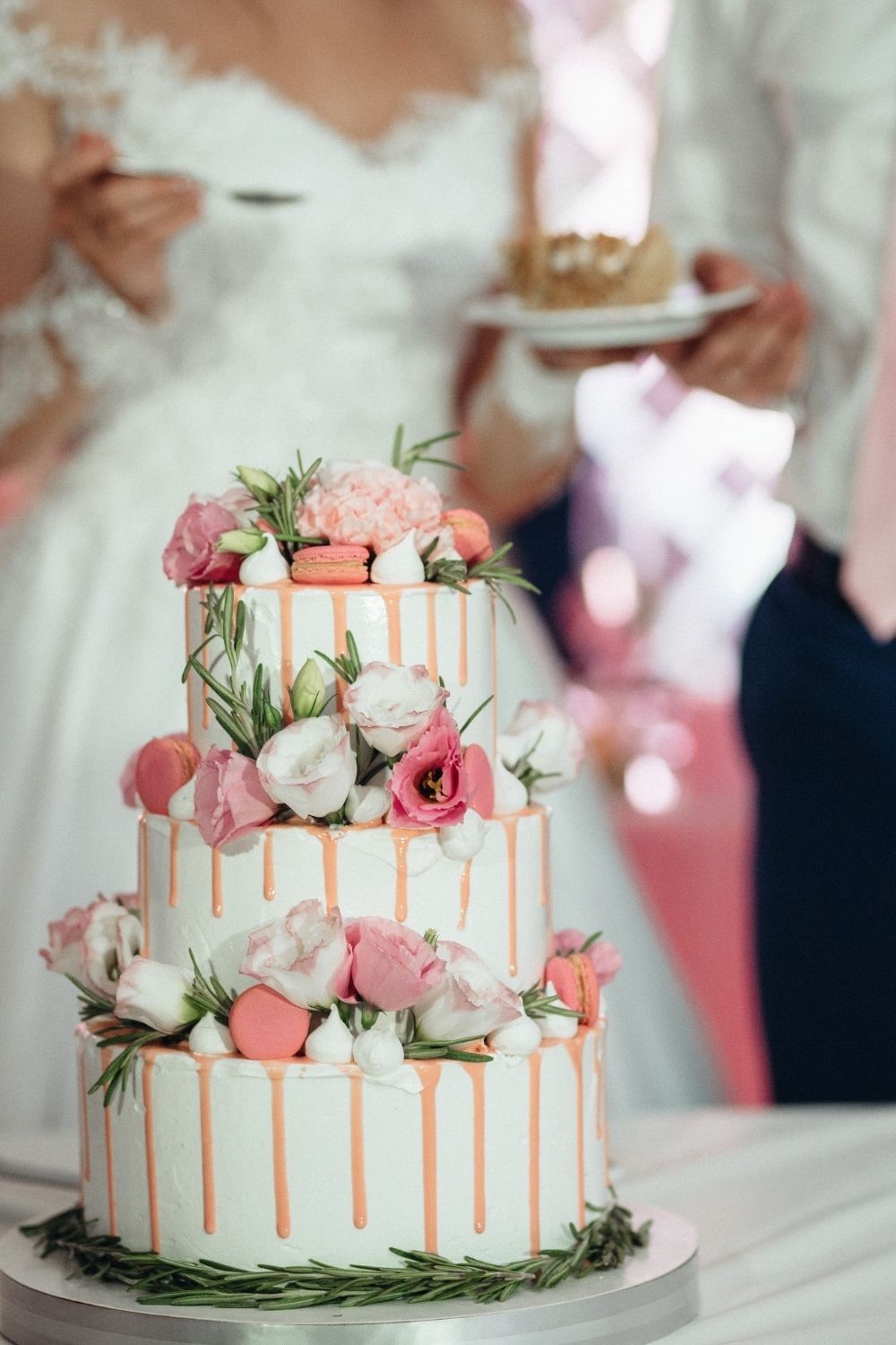 tropical wedding cake, tropical wedding cake ideas, floral wedding cakes, wedding cakes with flowers