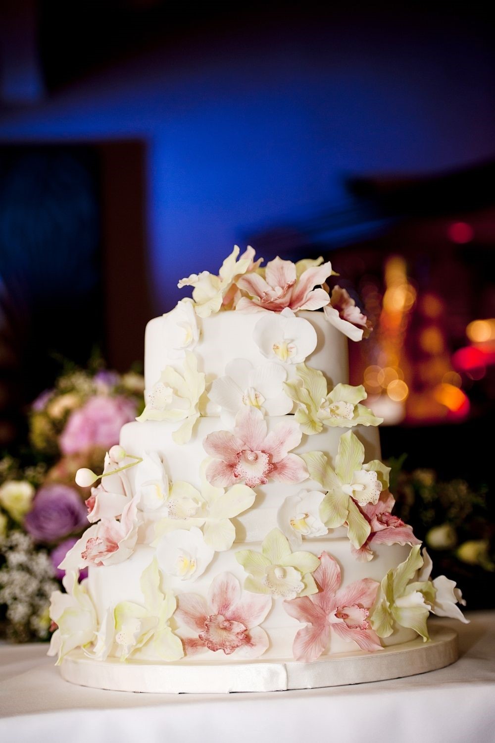 tropical wedding cake, tropical wedding cake ideas, floral wedding cakes, wedding cakes with flowers