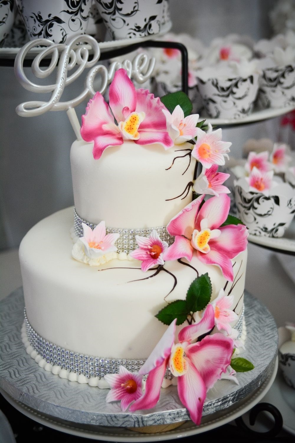 tropical wedding cake, tropical wedding cake ideas, floral wedding cakes, wedding cakes with flowers
