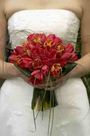 tulip wedding centerpieces, tulip wedding bouquets, tulip wedding