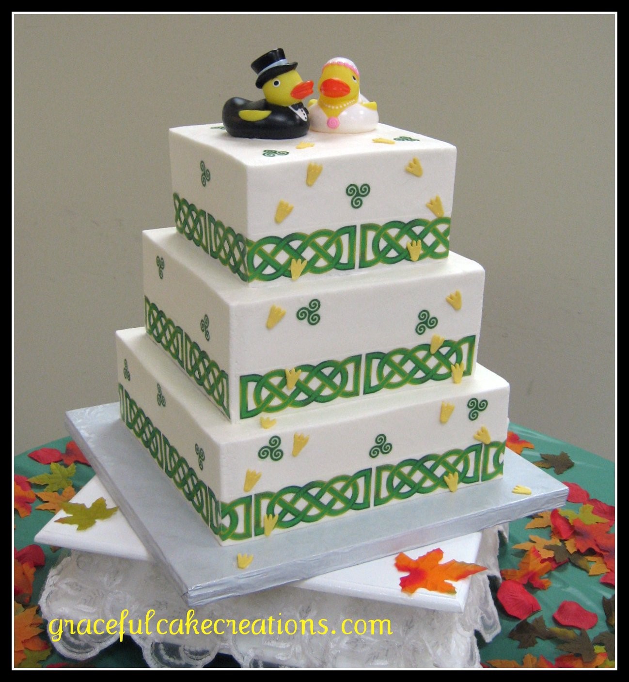 unusual wedding cakes, unique wedding cakes, modern wedding cakes, stunning wedding cakes