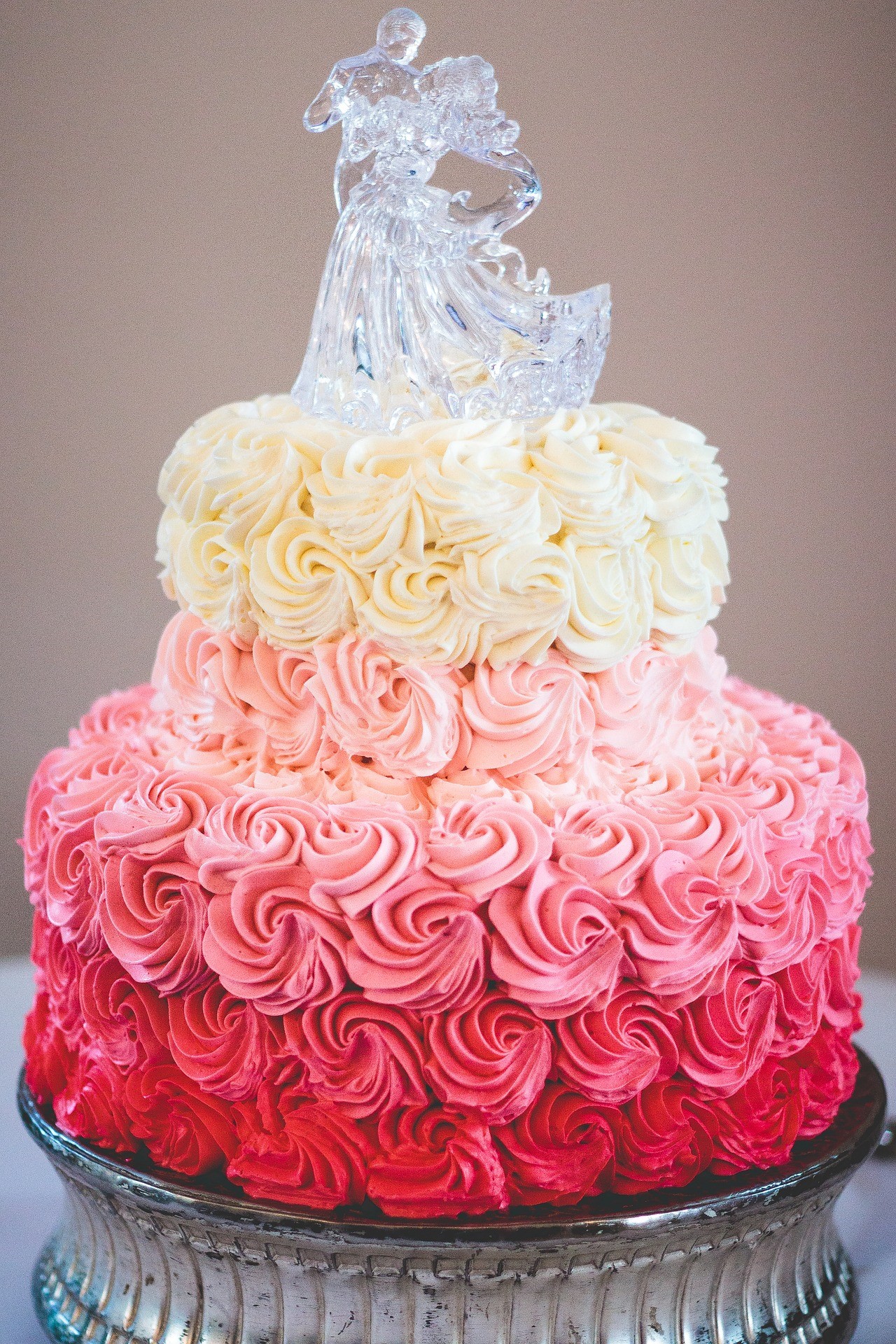 wedding cake, wedding cake ideas, wedding cake inspiration, wedding cake photos, pink and red wedding cake
