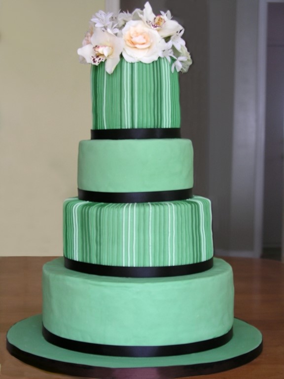 wedding cake styles, modern wedding cakes, stacked wedding cakes, stunning wedding cakes, wedding cake ideas