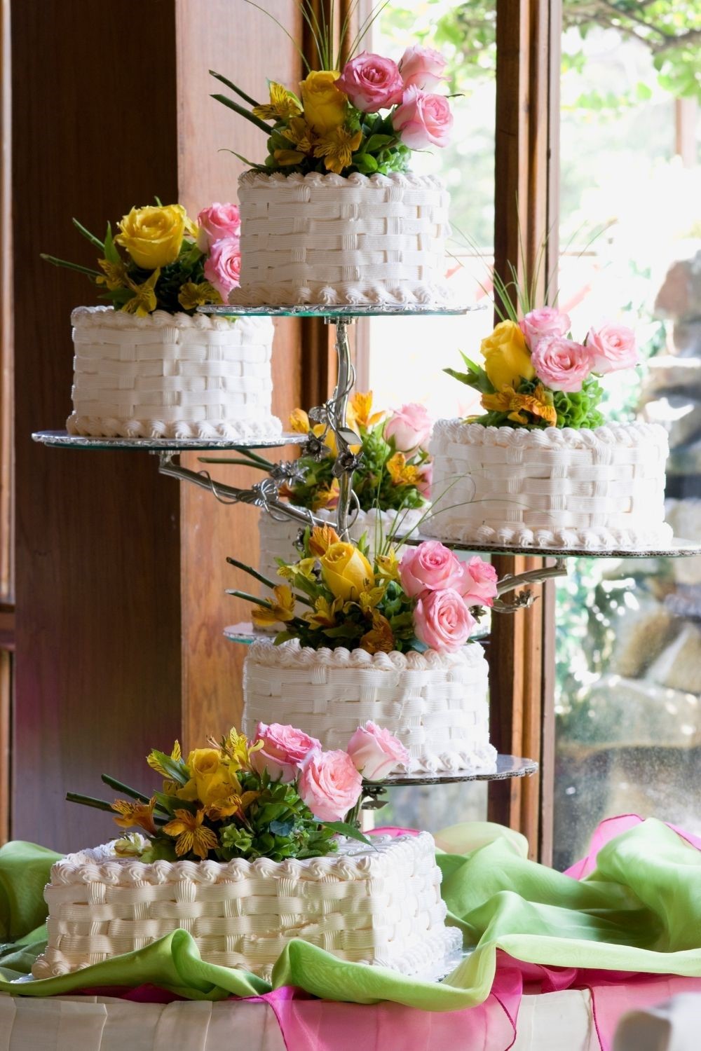 wedding cakes with fresh flowers, wedding cakes with flowers, floral wedding cakes, wedding cake ideas, wedding cake photos