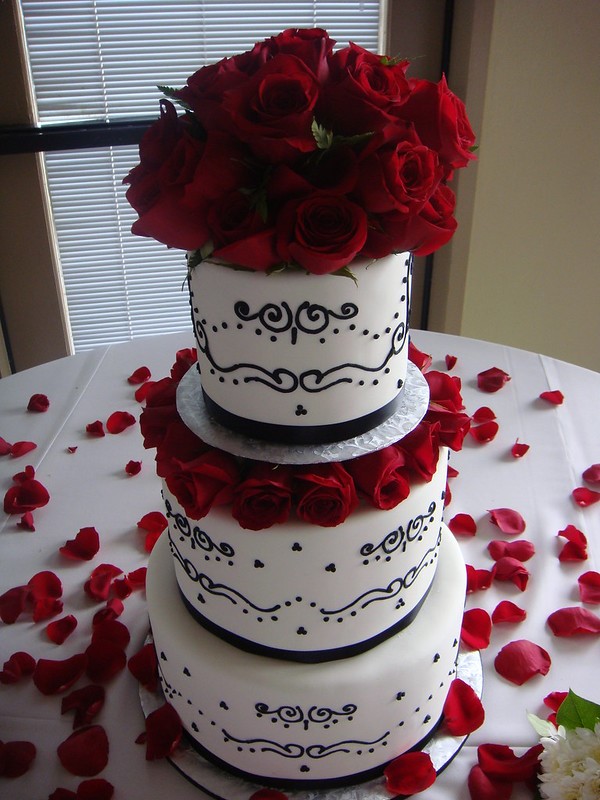 wedding cakes with fresh flowers, wedding cakes with flowers, floral wedding cakes, wedding cake ideas, wedding cake photos