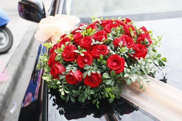 Beautiful Red Rose Bouquet on Wedding Limo