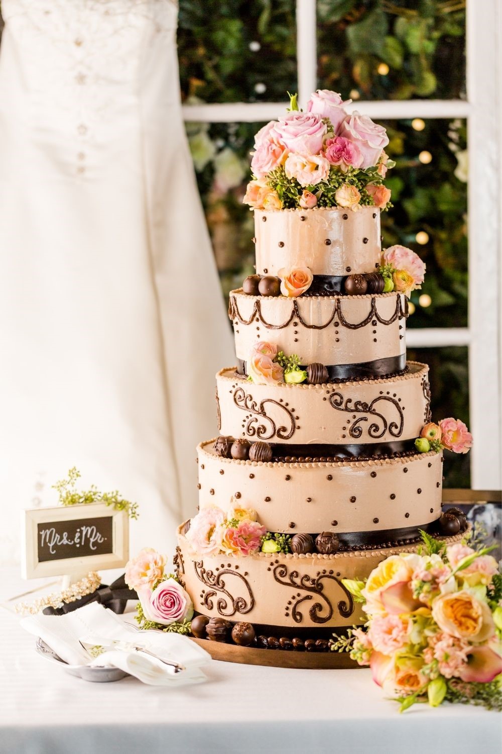 western wedding cakes, western wedding cake ideas, country wedding cakes, country weddings, rustic wedding cakes